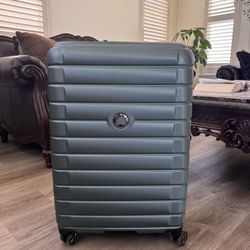 Delsey Shadow 5.0 Expandable Large Check In Luggage Hardside Spinner