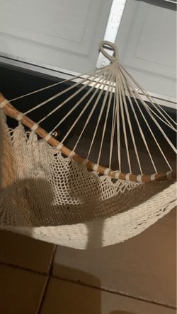 Ceiling hang chair