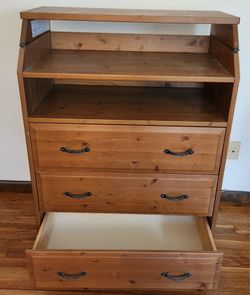 Solid Wood 3-Drawer Dresser with Open Hutch & Shelving – Antique Pine