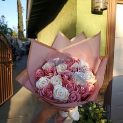 Eternal Roses/ Rosas De Liston