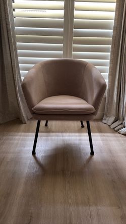 Upholstered Barrel Accent Chair (Beige with Black Metal Legs)