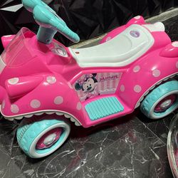 Miniee mouse battery car