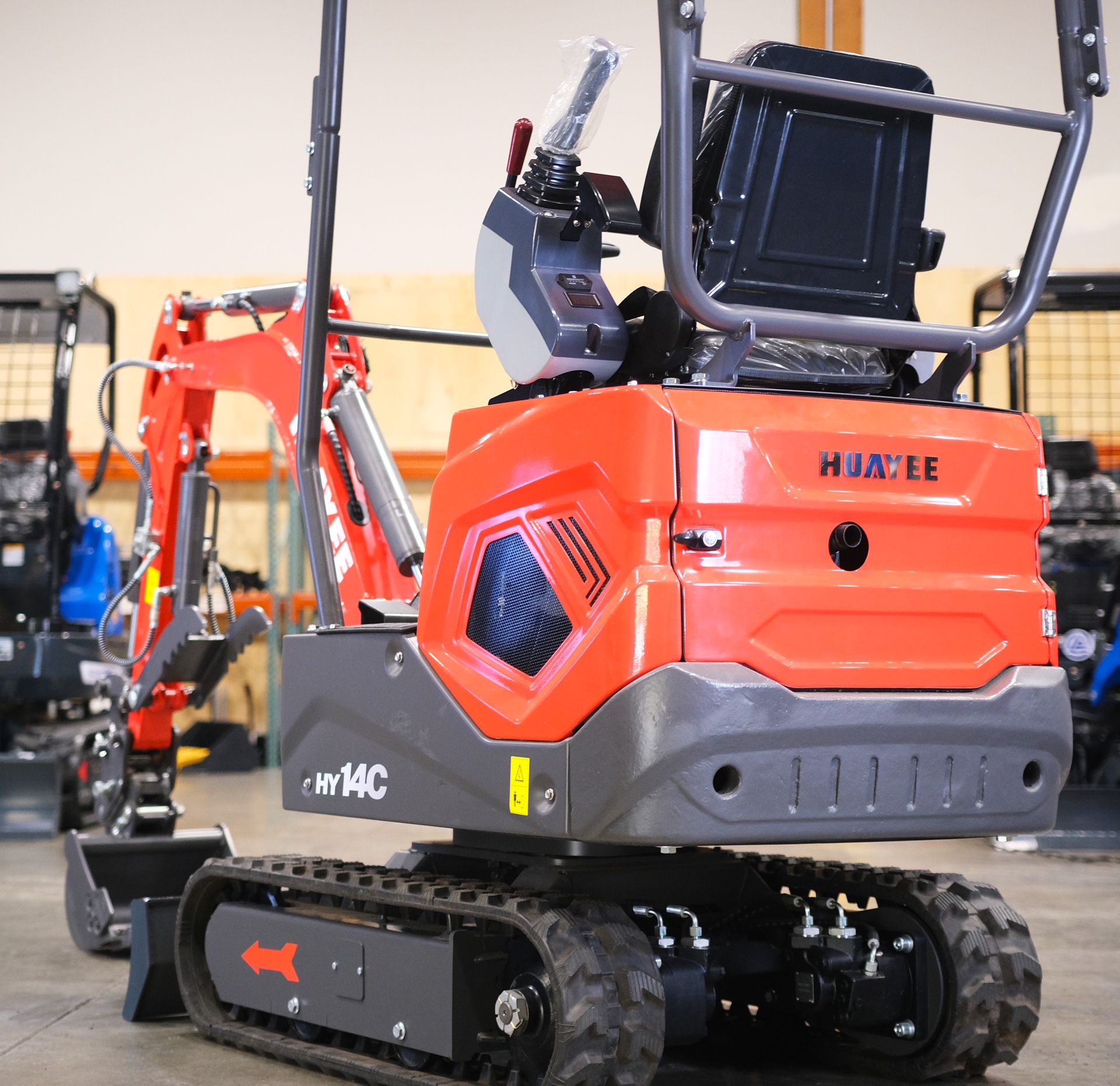 2025 NEW | HuaYee H14c Mini Excavator – Briggs & Stratton | 1.3 Ton | Warranty + bonus accessories