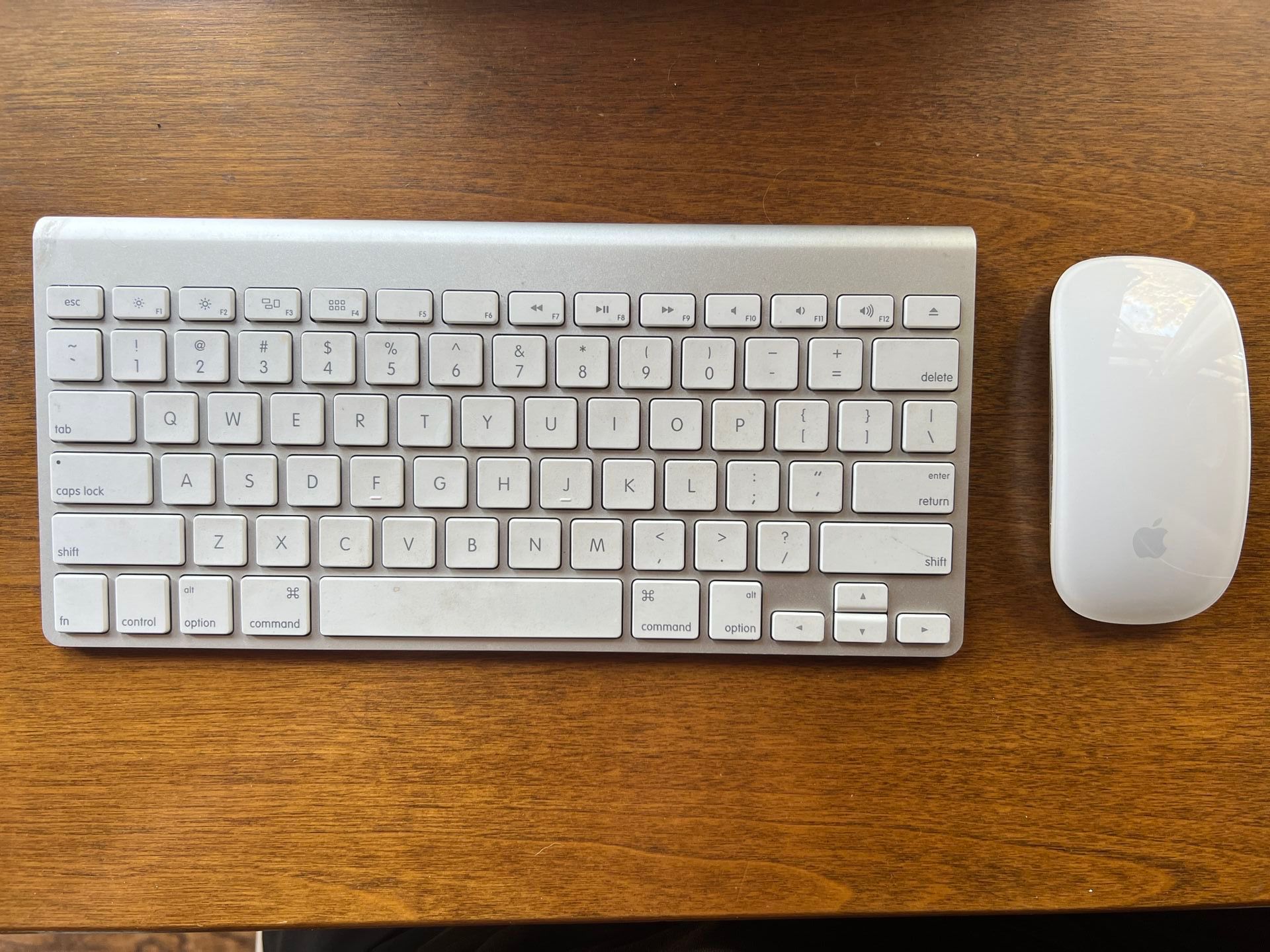 Apple wireless Keyboard & Mouse Combo. 