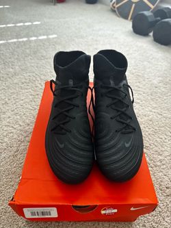 Nike Phantom Luna II Pro FG size 10.5