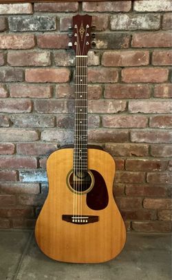 Guitar Acoustic Alvarez (Model 5212)(Made in the 80s/90s)(Has Stylized Bird Wings Pearl Inlay on 12th Fret)(W/Case)(Cleaned Up W/New Strings)(Ready to