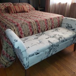 French Style Bed Bench with Storage