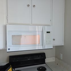 Used Over The Stove Microwave 