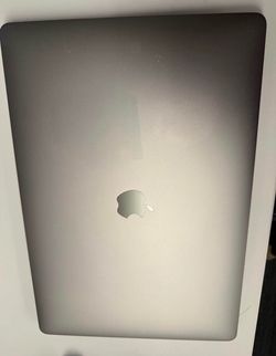 MacBook Pro i7 15.4 32GB RAM 1TB
