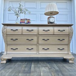 🌺 Newly Refinished Pottery Barn Seadrift Inspired Quality Dresser/ Details Below ⬇️/ I Can Deliver 