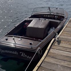 1963 TOLLYCRAFT WOOD BOAT, v-drive, vintage boat