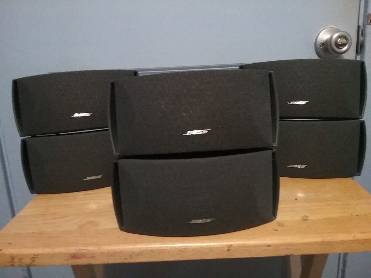 Six Bose Cinemate 3-2-1 Series Speakers