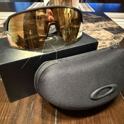 Oakley Sunglasses 