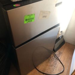 Magic chef small refrigerator