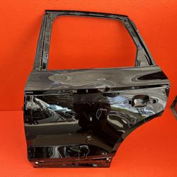 2018 2019 2020 2021 2022 2023 AUDI Q5 LEFT DRIVER SIDE REAR DOOR SHELL PANEL OEM