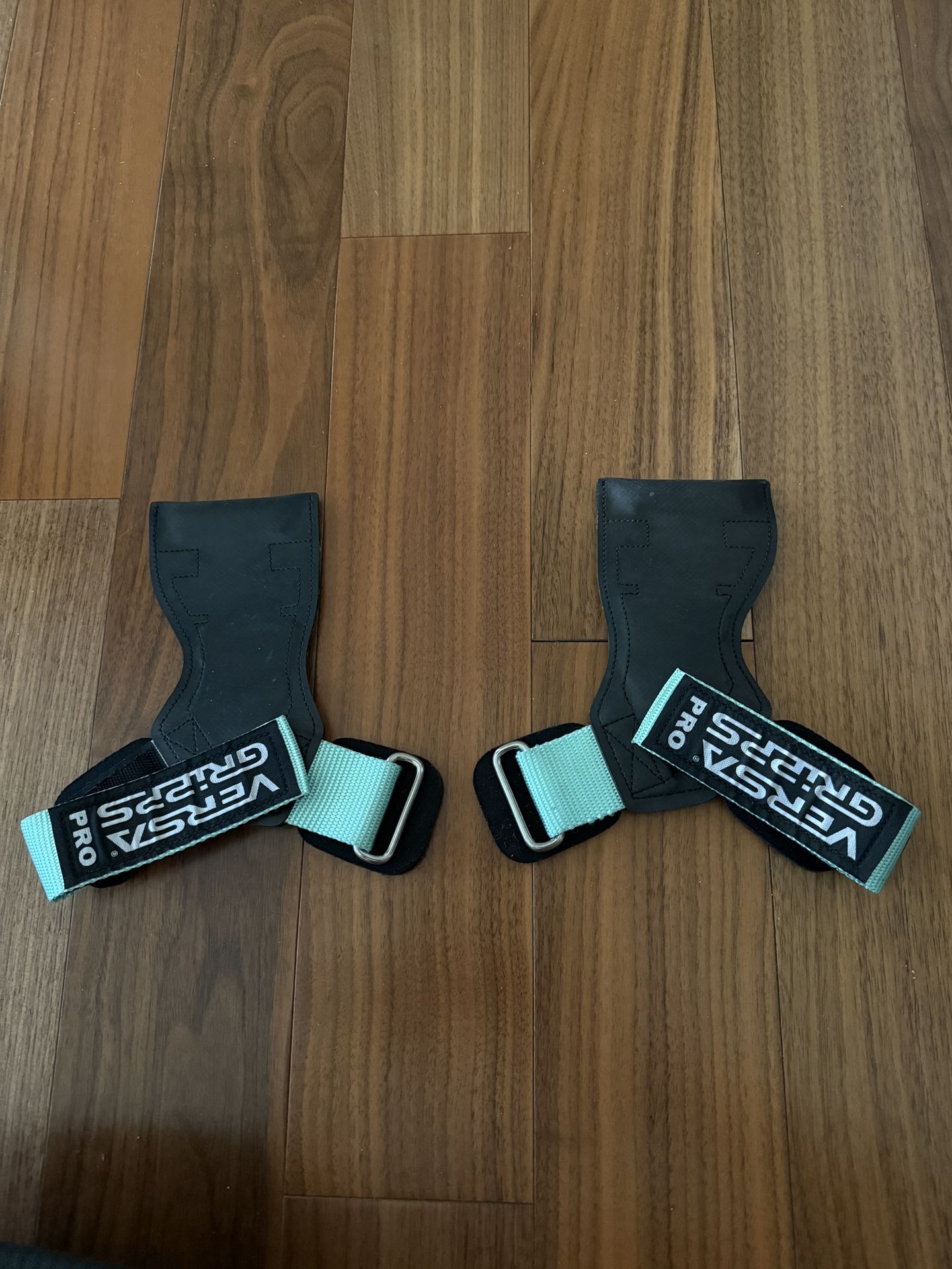 Versa Gripps PRO - XS Mint Special Edition | Like New 
