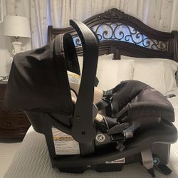 FREE Baby Trend Car Seat And Base ‼️