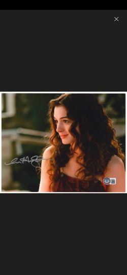 Anne Hathaway Signed 8x10 Photo Autograph BAS Beckett Certified Rachel Getting Married