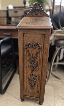 Country French Carved Panetiere