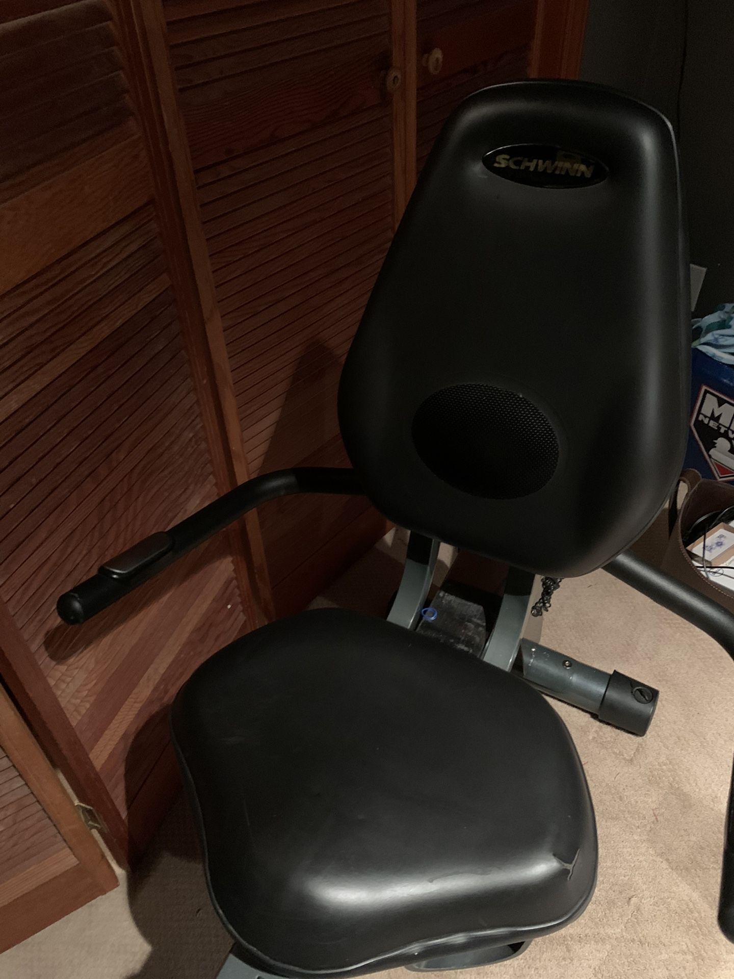 Schwinn 222 recumbent exercise bike, used for Sale in Seattle, WA OfferUp