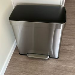 Trash Can 