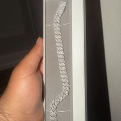 10 MM Moissanite Cuban Bracelet 