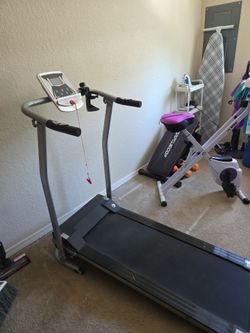 48" x 22" FOLDING TREADMILL