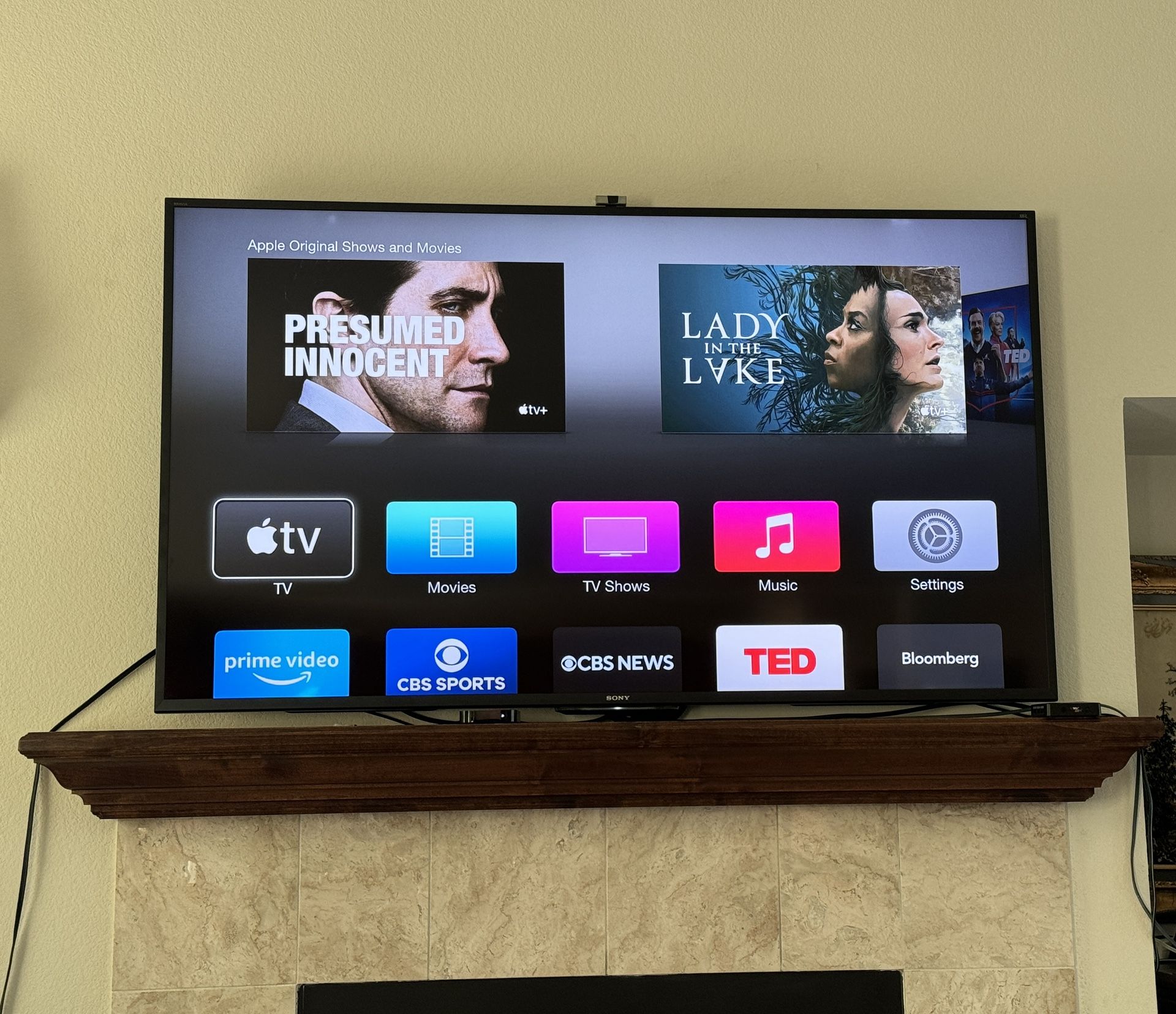 70 Inch Smart Sony Bravia 4K 3D Tv With Webcam and extra Ps5 Features