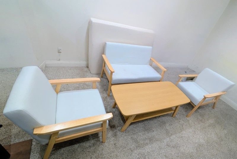 Set of 3 chairs and 1 coffee table - INDOOR OR OUTDOOR