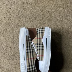 Burberry shoes