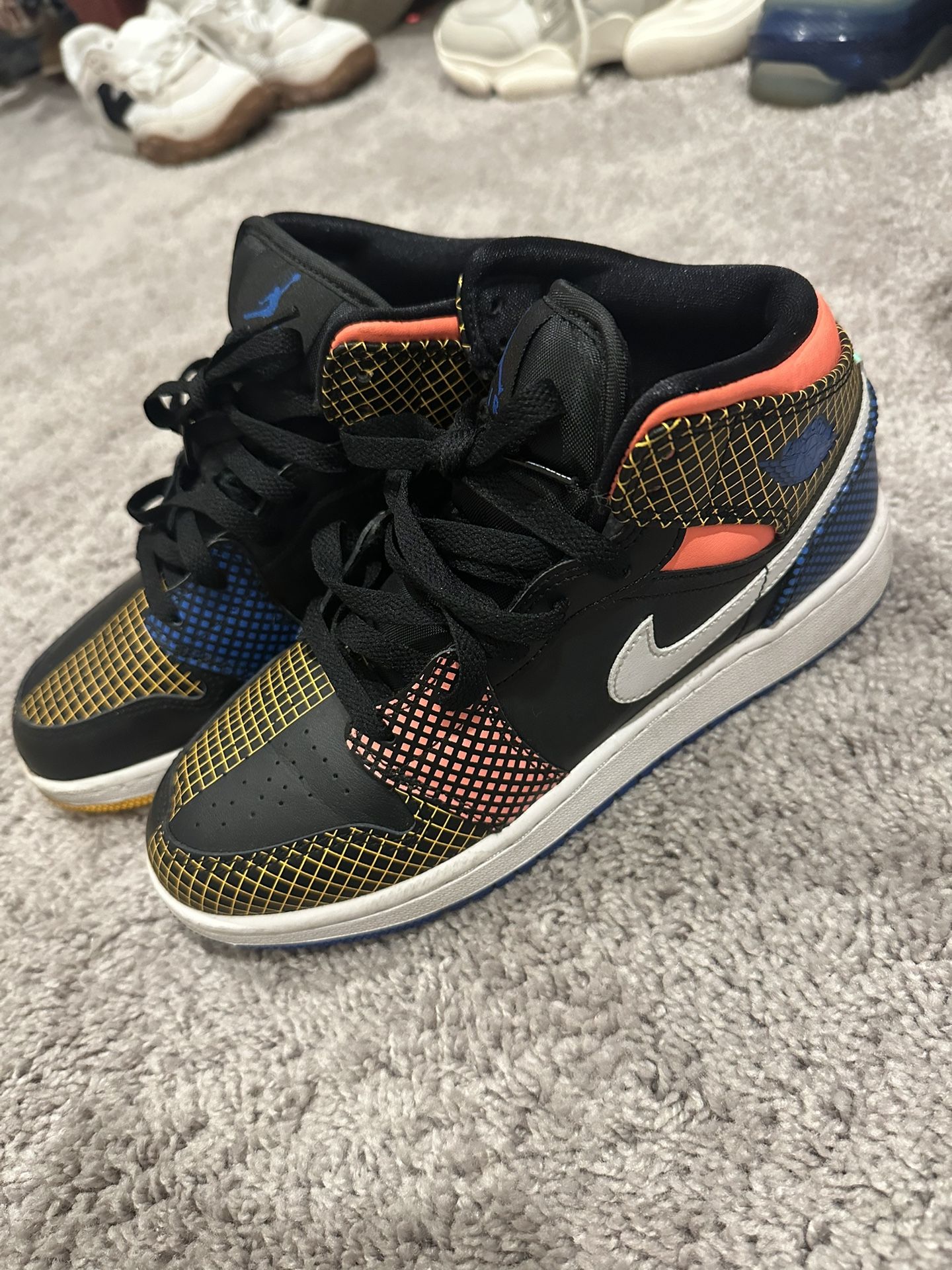 Jordan 1 Size 5 in Boys /kids