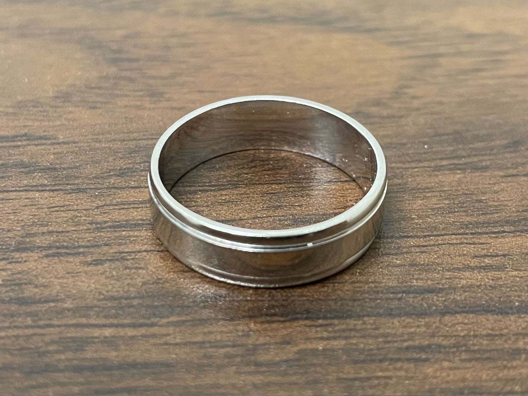 10K White Gold Mens Wedding Band