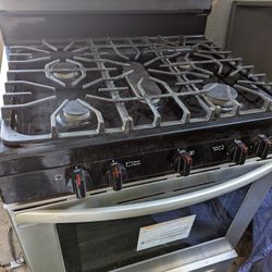 30" Frigidaire Stove Oven, 5 burners
