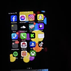 iPhone 7 Unlocked Cracked 