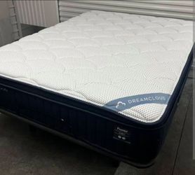 Beautiful King Size Mattress DREAMCLOUD BRAND