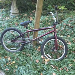 Mongoose 20 in BMX Bike Red/Black, Pegs, U-Brake, 1 Speed BMX Bar