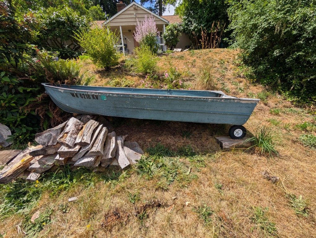 12' Aluminum Boat & 5HP Motor - $600 OBO