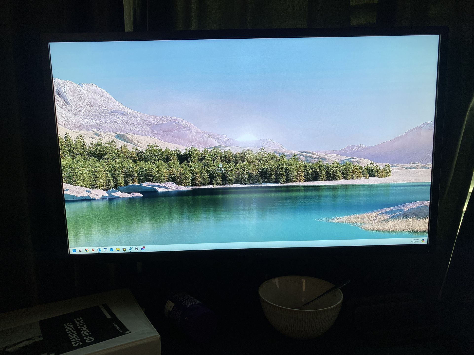 32” HP monitor