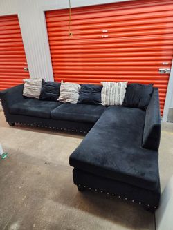 Couch set