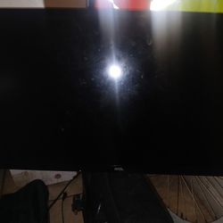 Onn.  ( Roku T.V.) 17In ×27in