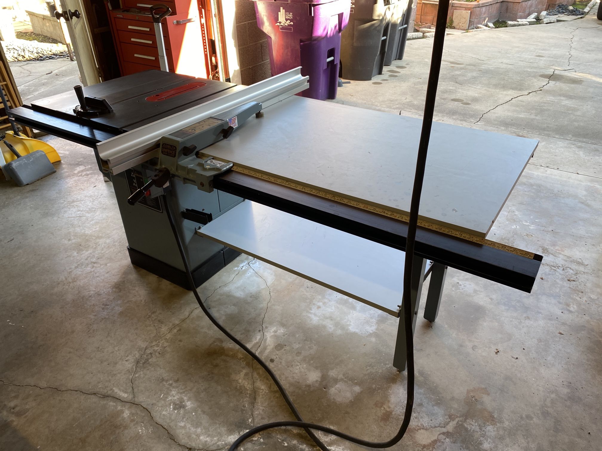 Delta 36-750 10" 230V table saw (cast iron wing + extended table)