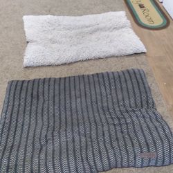 Free To Large Dog Beds In Good Condition No Rips Or Stains 