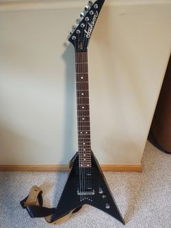 Jackson Electric Guitar With Peavey Leather Strap