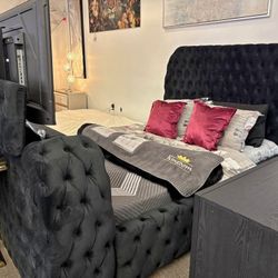 Black King And Queen Bed Frane With Tv Stand 