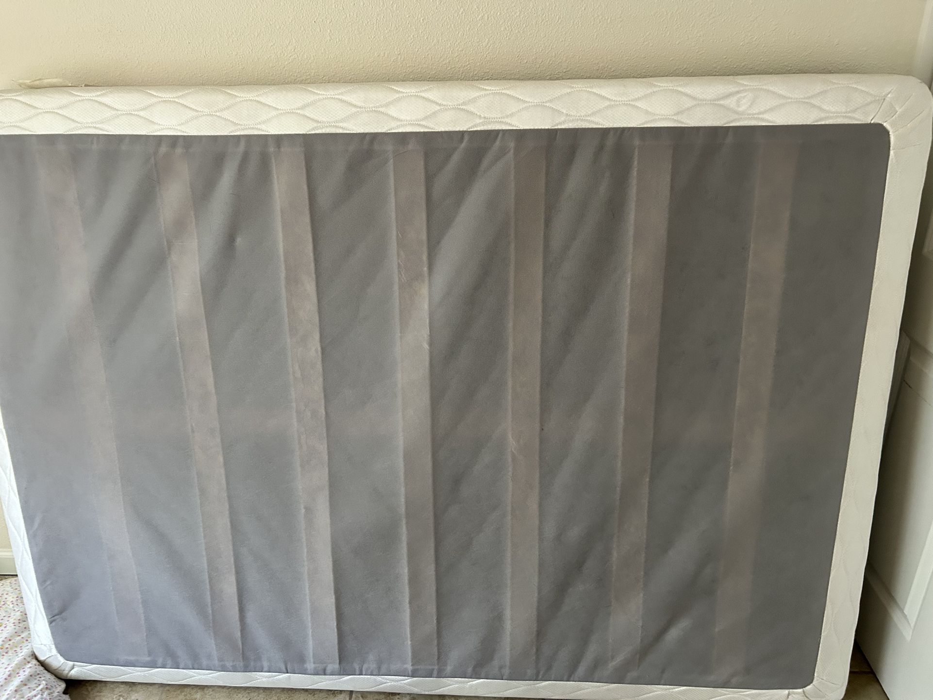 Perfect Condition- Double Mattress Box Spring Low Profile