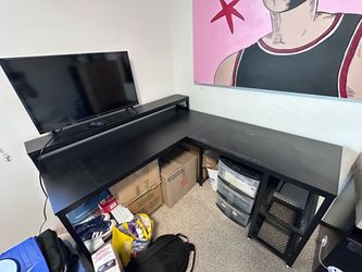 L Shaped Corned Desk FREE