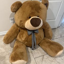 4ft Valentines Bear 🐻