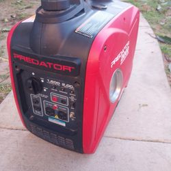 GENERATOR PREDATOR 2000 IN EXCELLENT CONDITION ONLY USED FEW TIMES IS LIKE NEW VERY QUIET STARTS RIGHT UP 
