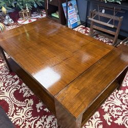 Lift-Top Coffee Table / Mesa de Centro Elevable