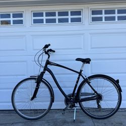 🚴 Schwinn Comfort Bike – 22” Frame – 700c Wheels – Ready to Ride